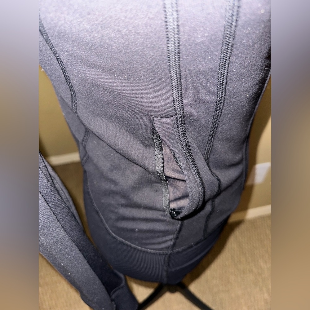 Lululemon Jacket - Picture 5 of 9